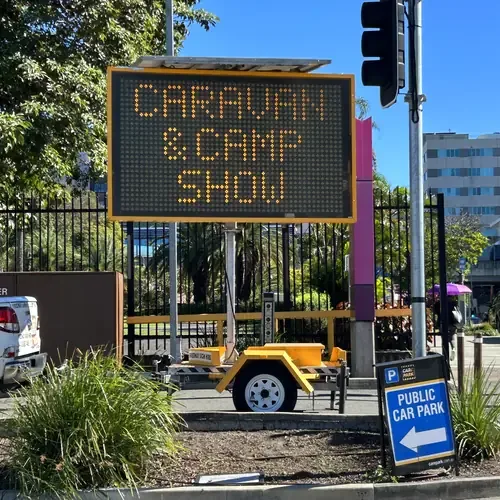 Single colour VMS sign hire — event directional