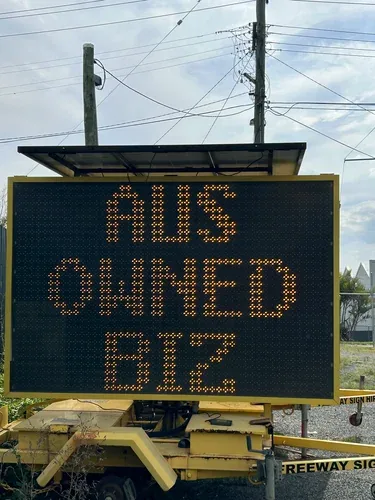 Single colour VMS sign hire — solar powered trailer